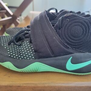 Nike Kids Kyrie 2 Green Glow Sneakers